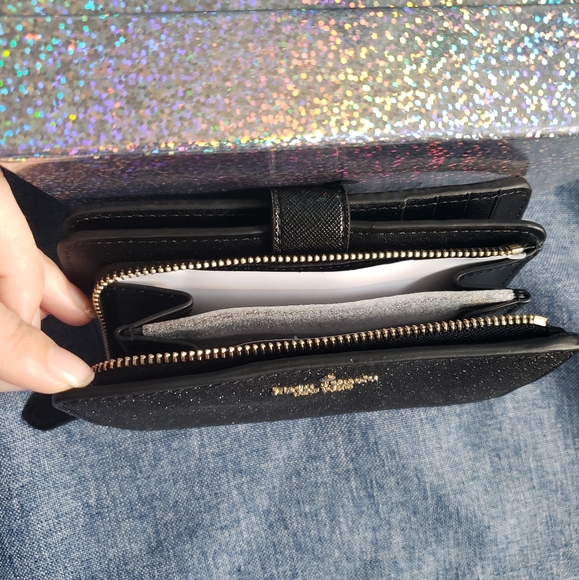 Kate Spade Boxed Bifold Wallet with Gift Box - Picture 6 of 7